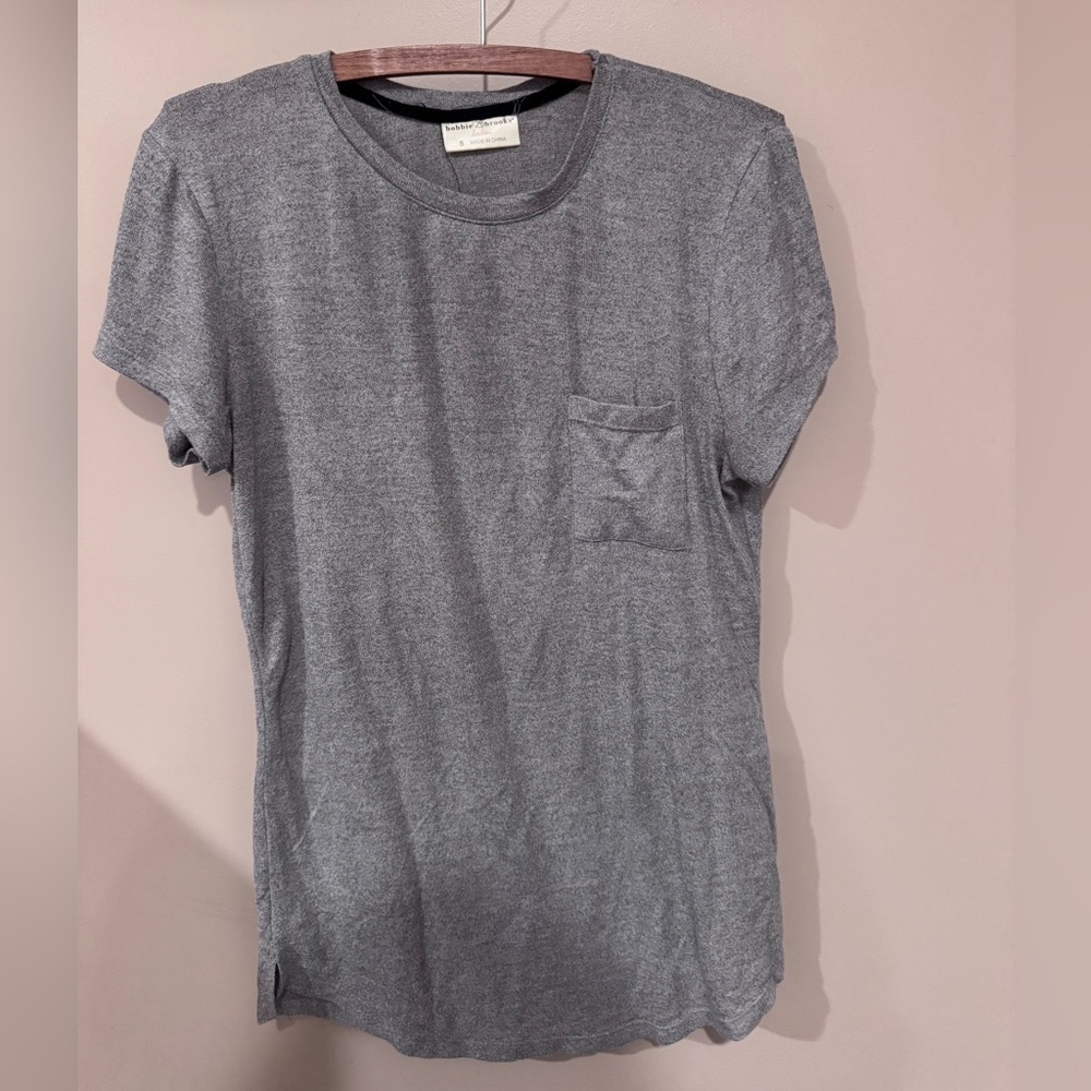 Bobbie Brooks Gray Crew Neck T-Shirt- Small